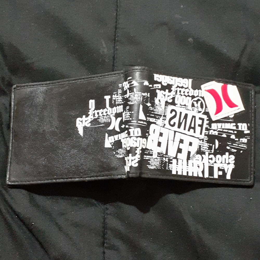 Hurley Wallet - Picture 3 of 9